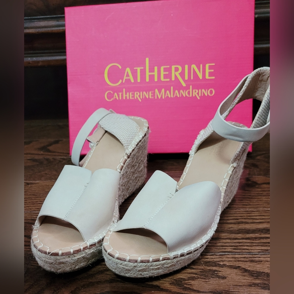Women sandals size 7 Cream color
